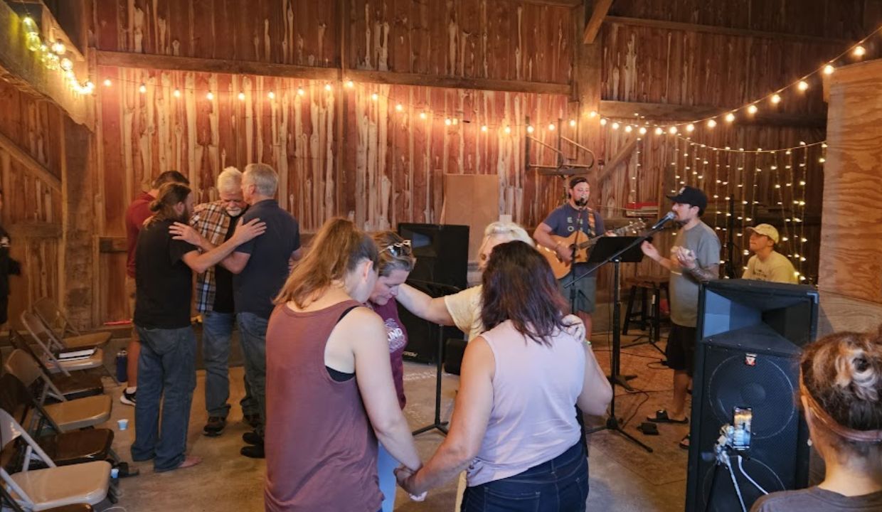 ‘Born Again in a Barn’: People Encounter Jesus at Ohio Revival