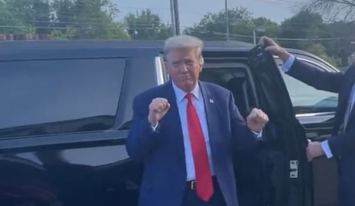 VIDEO: Trump Breaks Out Dance Moves on Campaign Trail in Iowa