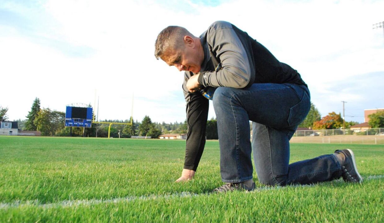 ‘Take a Knee’: National Night of Prayer Set for Coach Joe Kennedy’s Return to Football